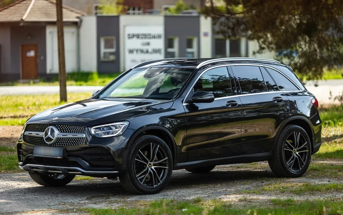 Mercedes-Benz GLC cena 175900 przebieg: 99000, rok produkcji 2020 z Jastrowie małe 742